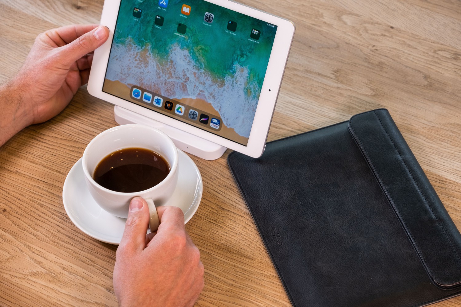 Kožené pouzdro FIXED Oxford pro Apple iPad Pro 11" (2018/2020/2021) a iPad Air (2020) s klávesnicí Magic Keyboard, černá