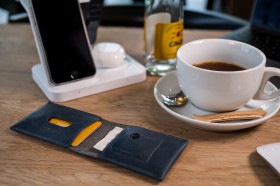 Kožená peněženka FIXED Smile Wallet se smart trackerem FIXED Smile PRO, modrá