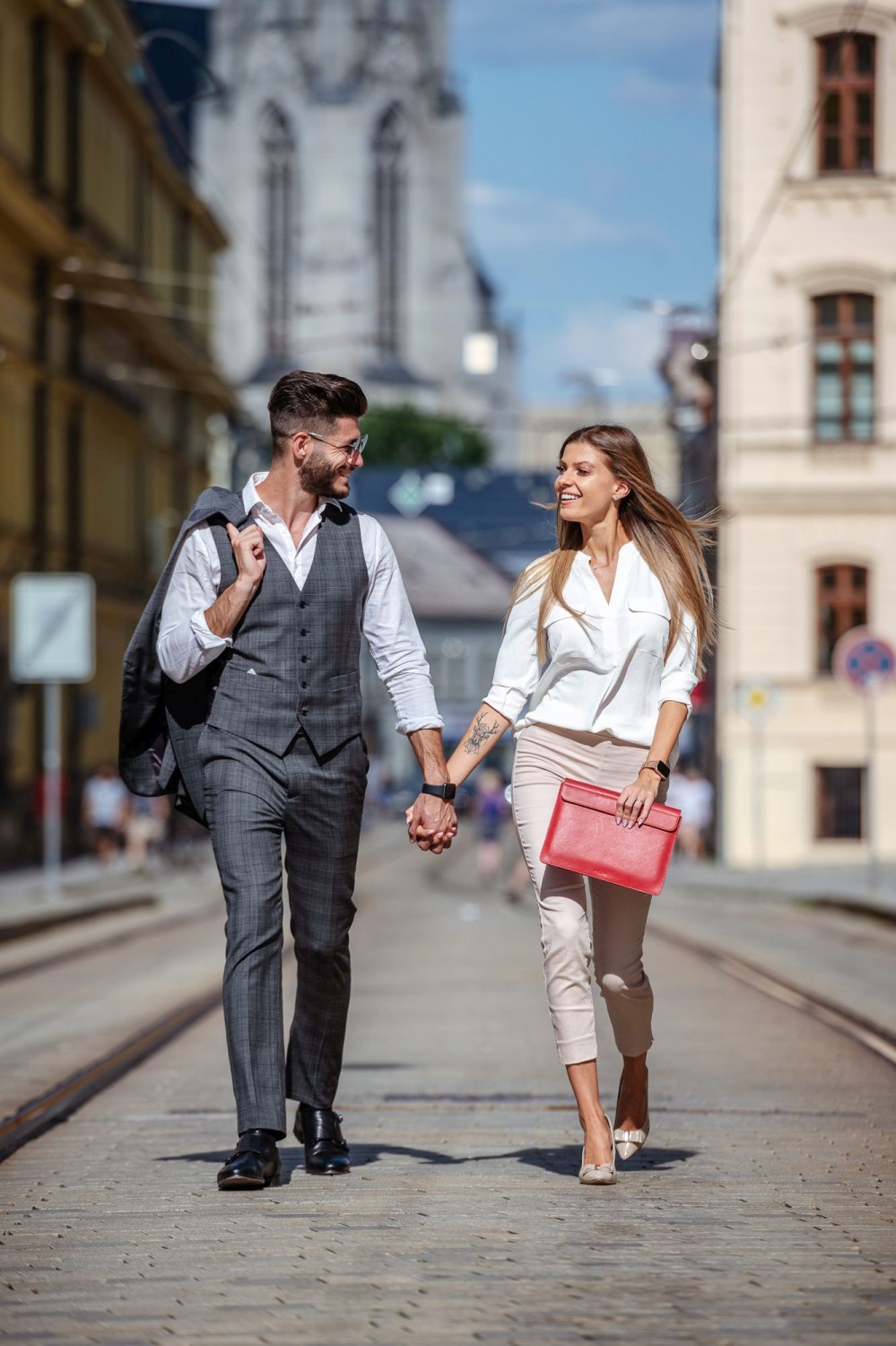 Kožené pouzdro FIXED Oxford pro Apple MacBook Air 13,6" (2022) M2, červená