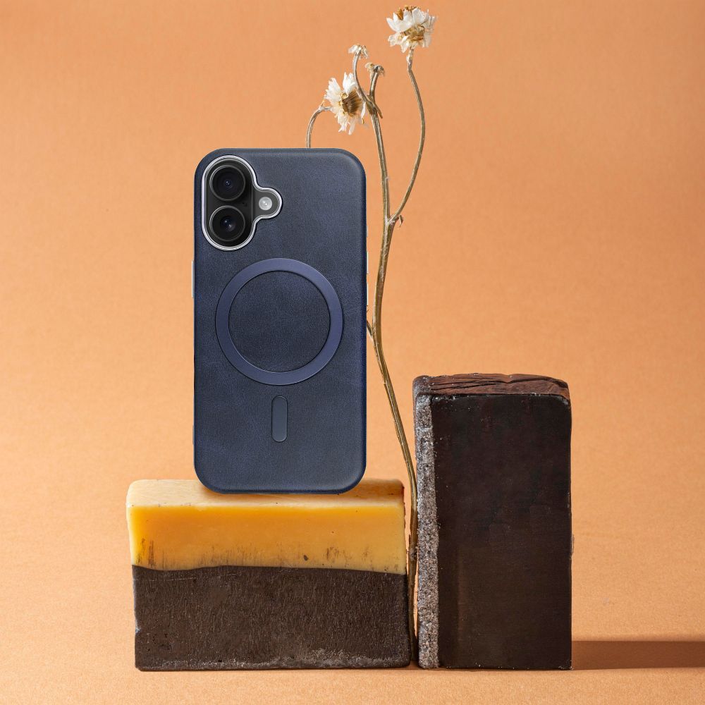 GENTLEMAN MAG COVER Case compatible with MagSafe for IPHONE 16 navy blue