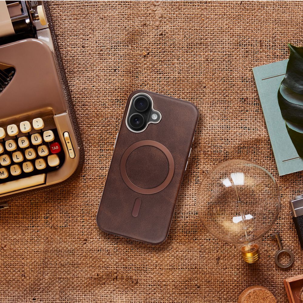 GENTLEMAN MAG COVER Case compatible with MagSafe for IPHONE 15 PRO brown