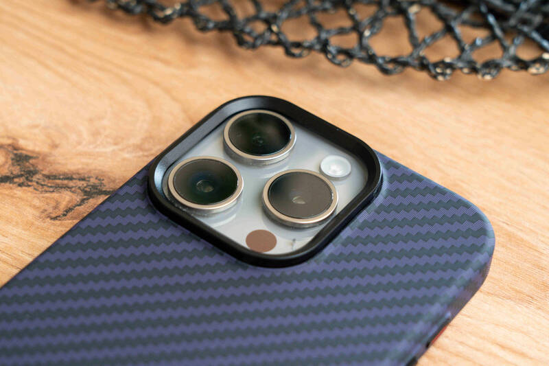 Pouzdro SWISSTEN MagStick SHELL pro Apple iPhone 17 Pro, fialová