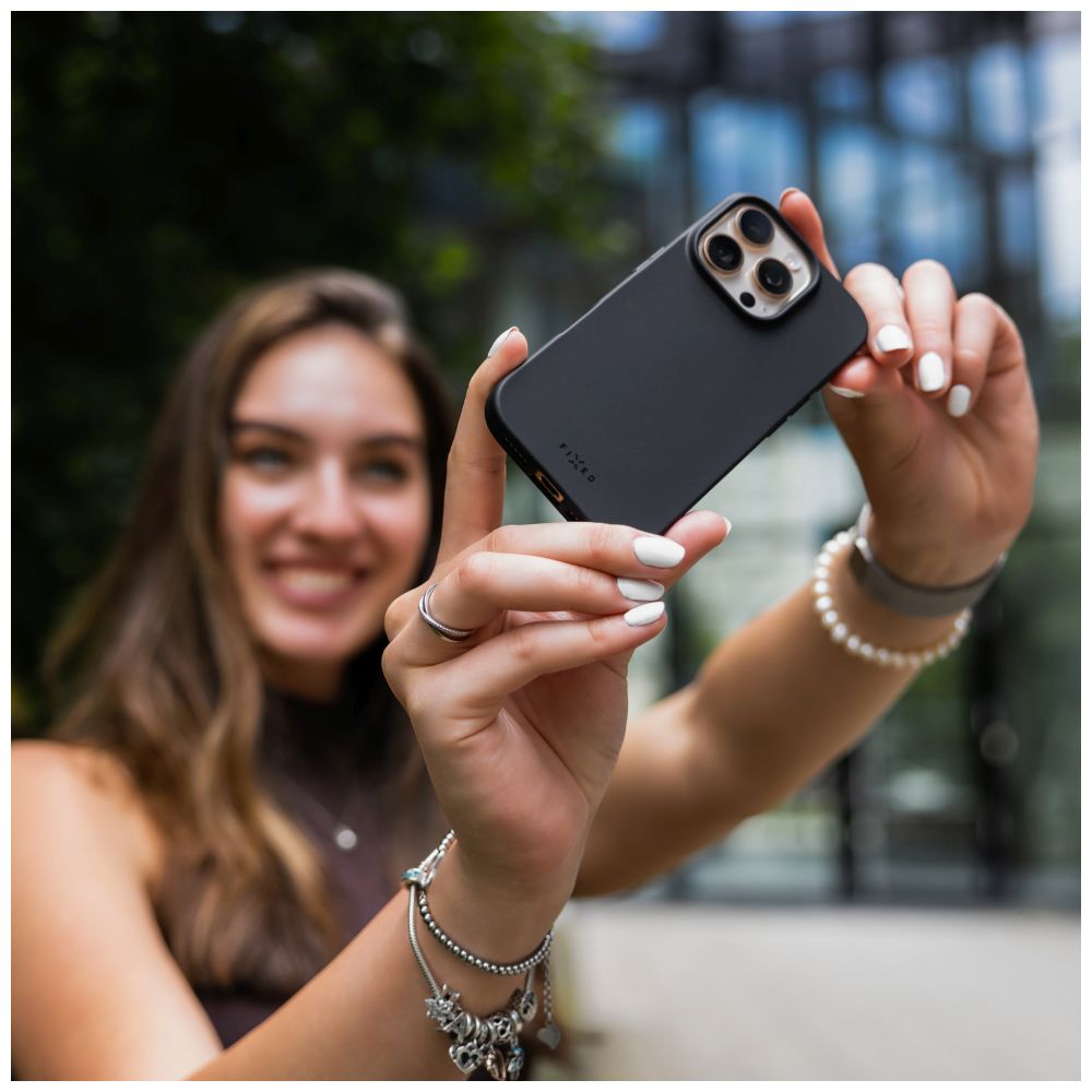 TPU gelový kryt FIXED ReStory pro Apple iPhone 17, černý