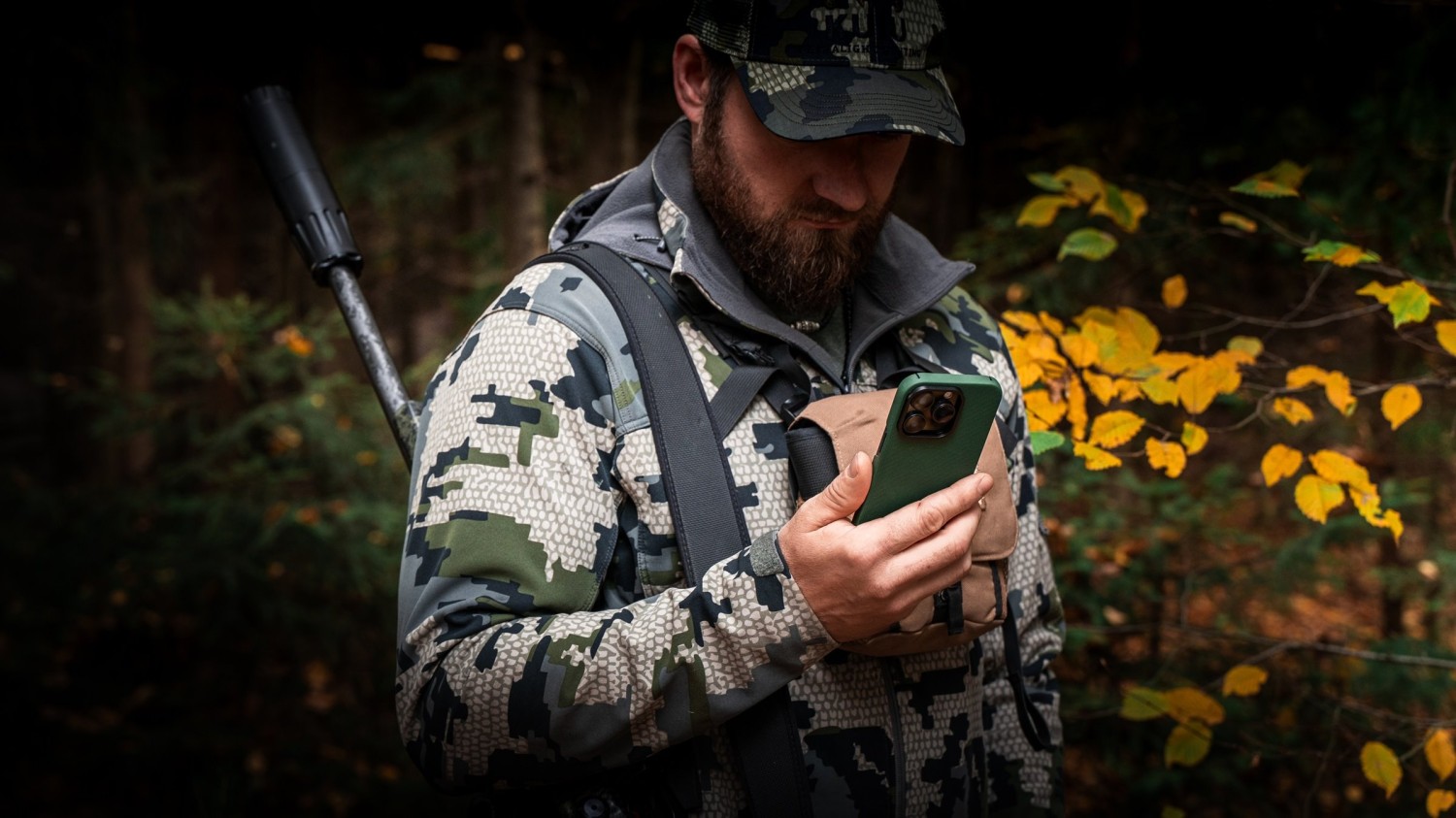 Tactical MagForce Aramid Kryt pro Apple iPhone 16 Pro Green Toad