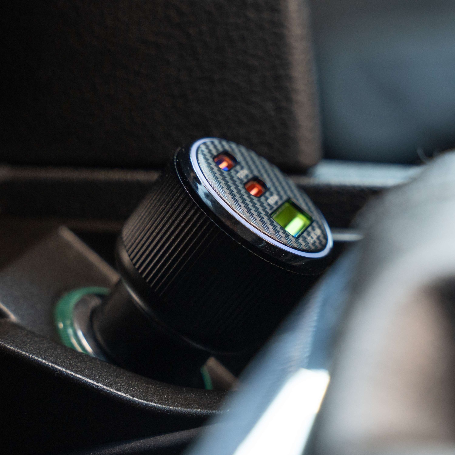 Swissten CL Adaptér 2x USB-C PD + USB-A, 95W černá