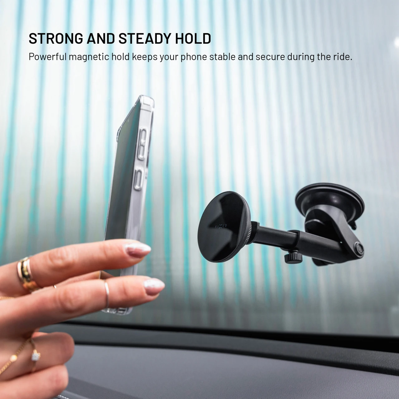 Magnetický držák FIXED MagCircle XL s přísavkou na sklo nebo palubní desku a podporou MagSafe, černý