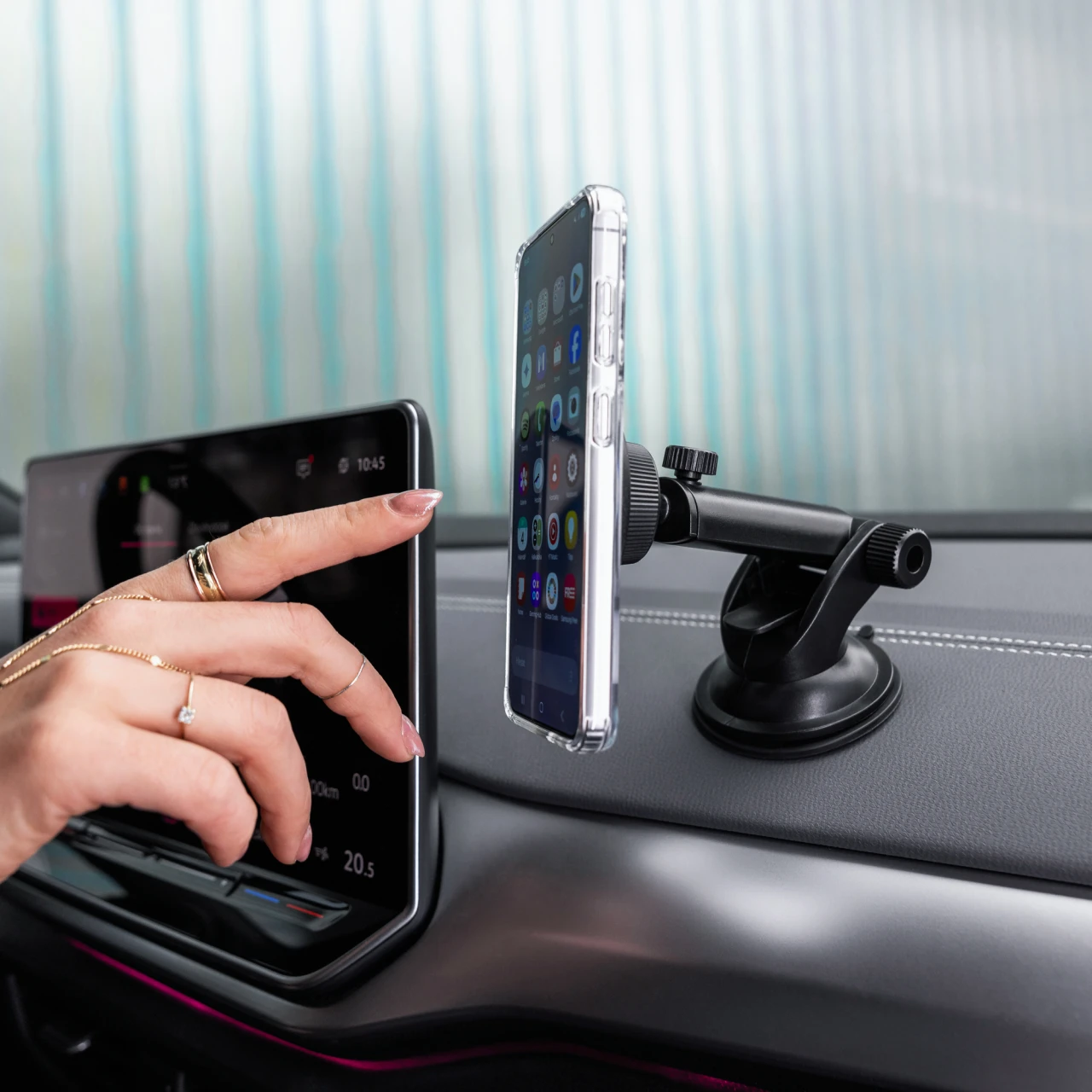 Magnetický držák FIXED MagCircle XL s přísavkou na sklo nebo palubní desku a podporou MagSafe, černý