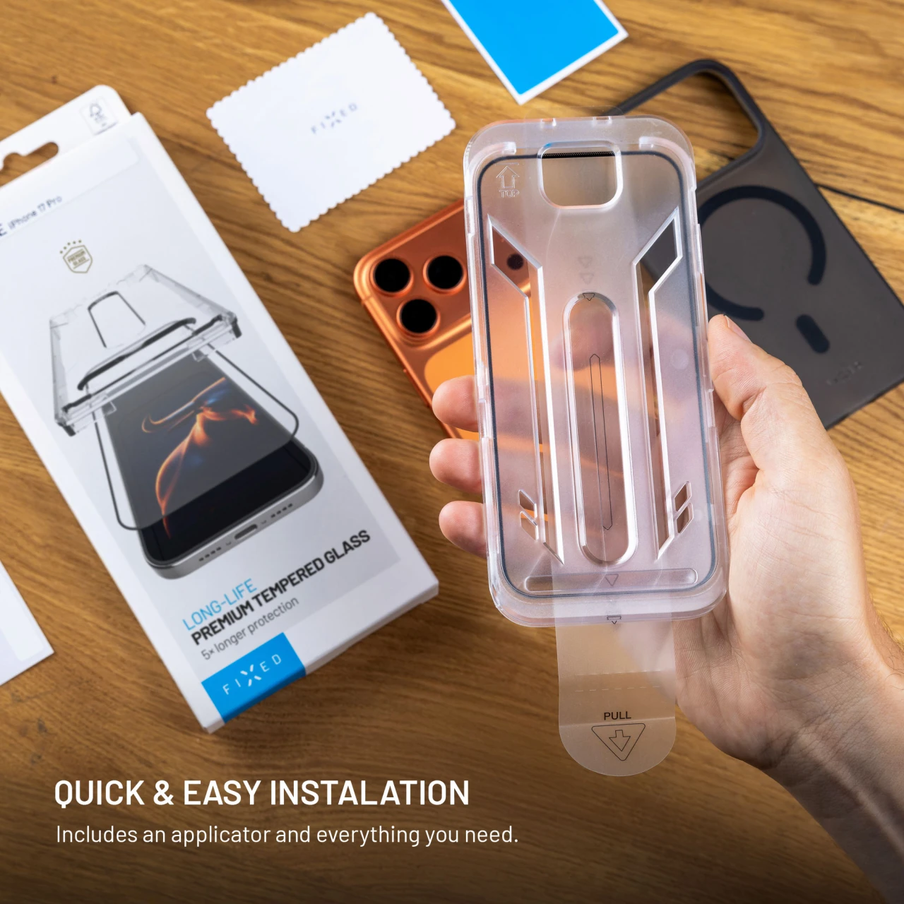 Ultra odolné tvrzené sklo FIXED Long-Life s Anti-dust aplikátorem pro Apple iPhone 15, černá