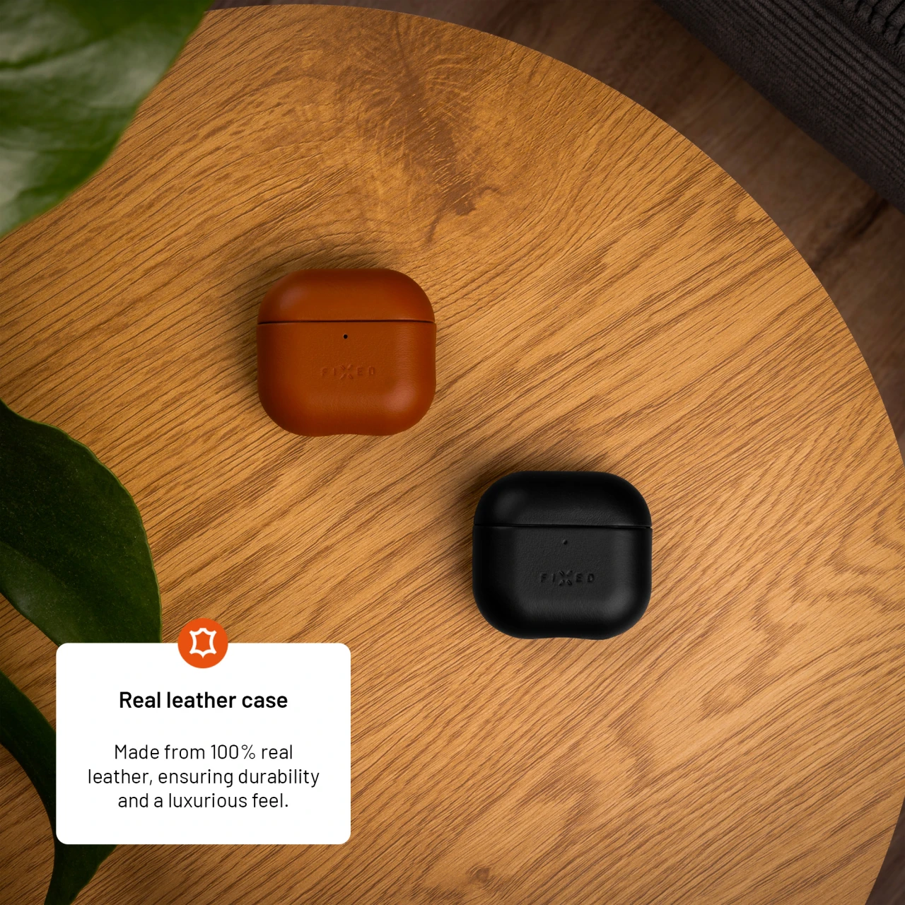 Kožené pouzdro FIXED PodsLeather pro Apple AirPods 4, hnědá