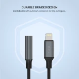 Redukce z hliníku FIXED Link Lightning na 3,5mm jack, space gray