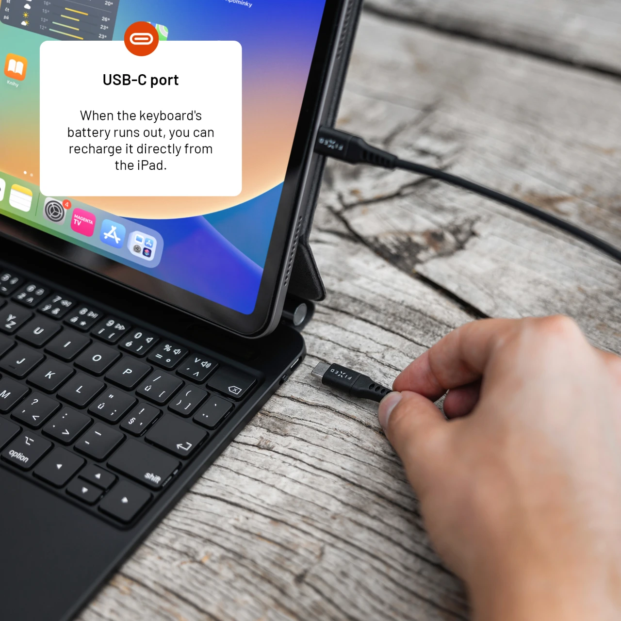 Pouzdro s bezdrátovou klávesnicí FIXED Typee pro Apple iPad Pro 11" M4 2024/M5 2025, EN, černá