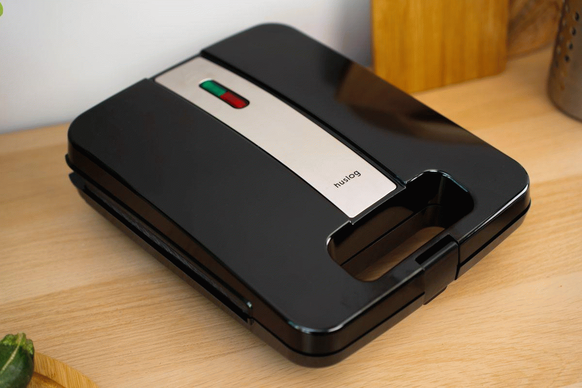 Sendvičovač Huslog Panini 1400W, černá